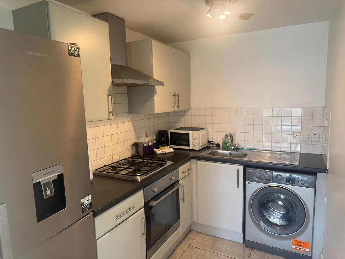 Bright And Modern Central Belfast Apartment