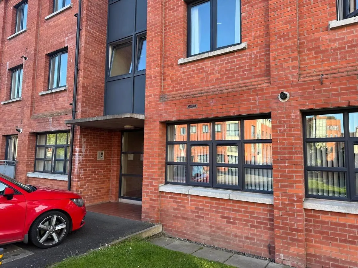 Bright And Modern Central Belfast Apartment