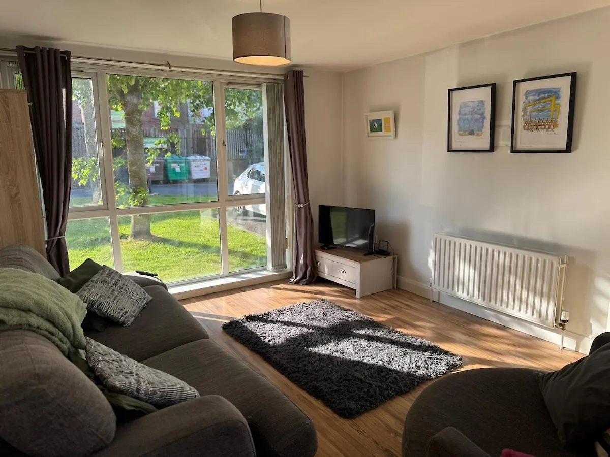 Bright And Modern Central Belfast Apartment 0*,