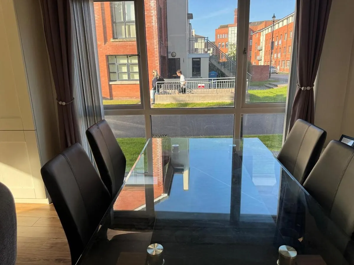 Bright And Modern Central Belfast Apartment 0*,  イギリス