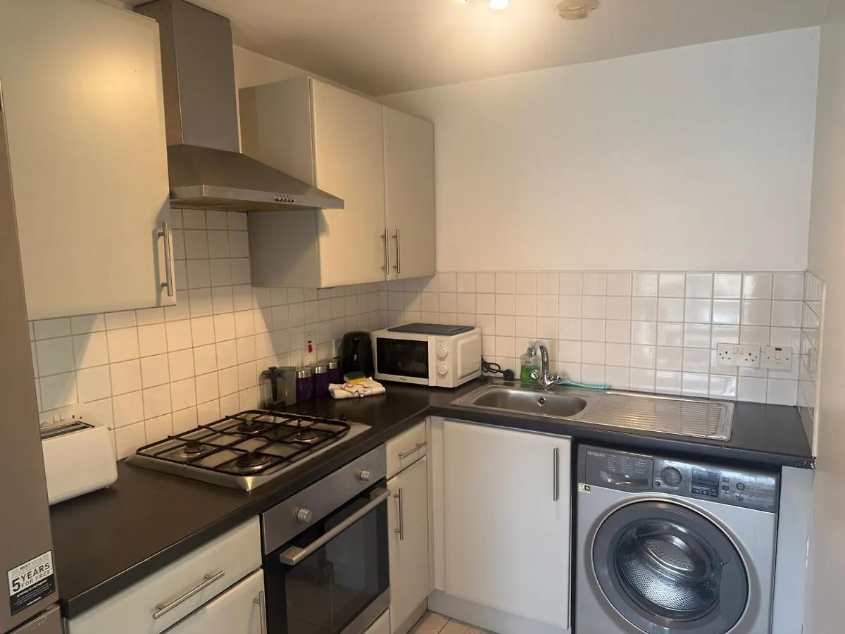 Bright And Modern Central Belfast Apartment