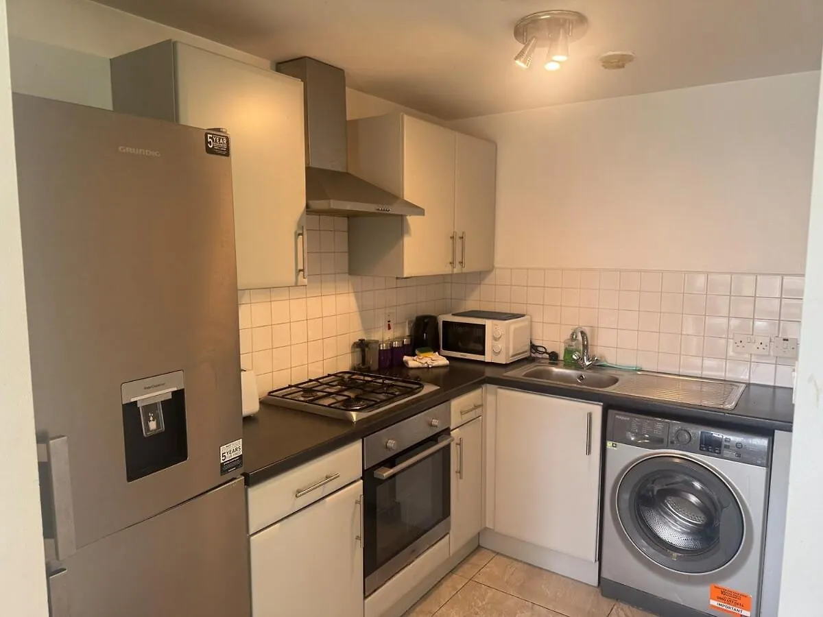 Bright And Modern Central Belfast Apartment