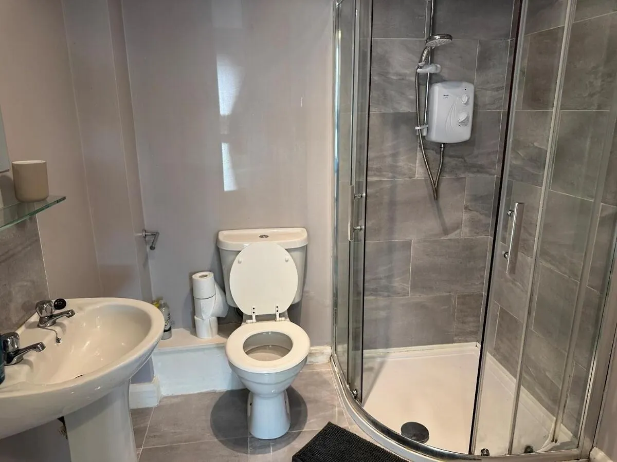 Bright And Modern Central Belfast Apartment