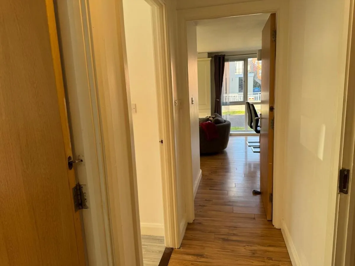 Bright And Modern Central Belfast Apartment